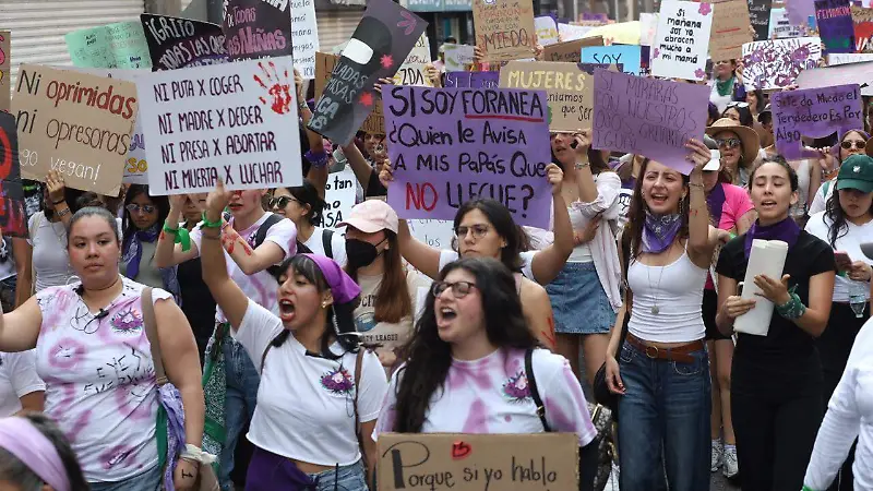 Marcha por el Día Internacional de la Mujer en Puebla
